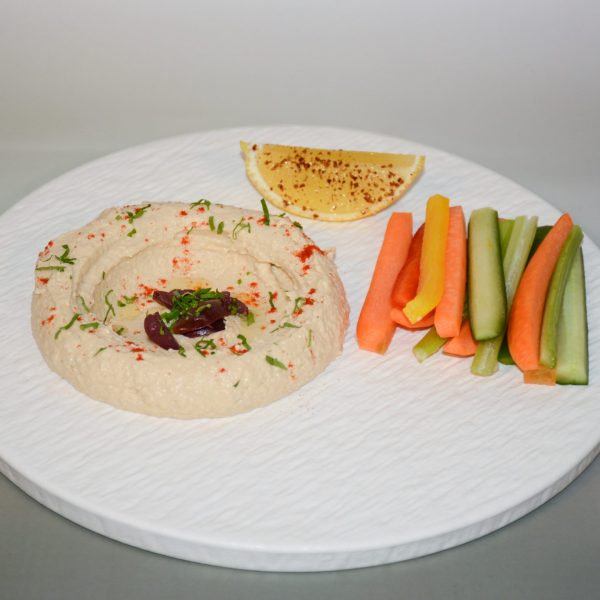 Hummus with veggie sticks